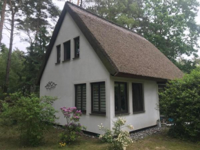 Freistehendes-4-Personen-Ferienhaus-in-unmittelbarer-Strand-u-Waldnaehe-in-Glowe-auf-Ruegen